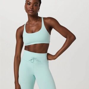 Vuori Yosemite sports bra - spearmint
